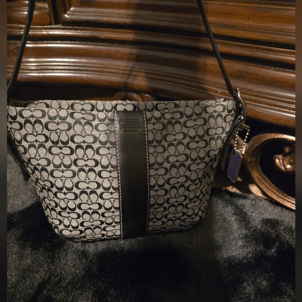 Coach Vintage Black and Gray Signature Pouchete